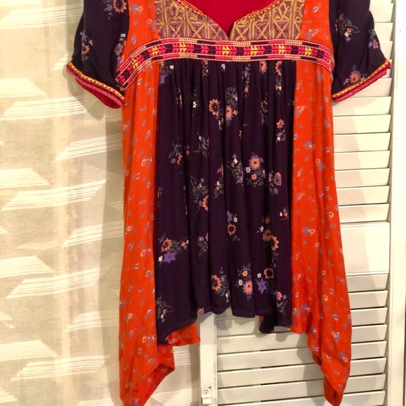 Floral Embroidered Tunic Shirt - Picture 6 of 7